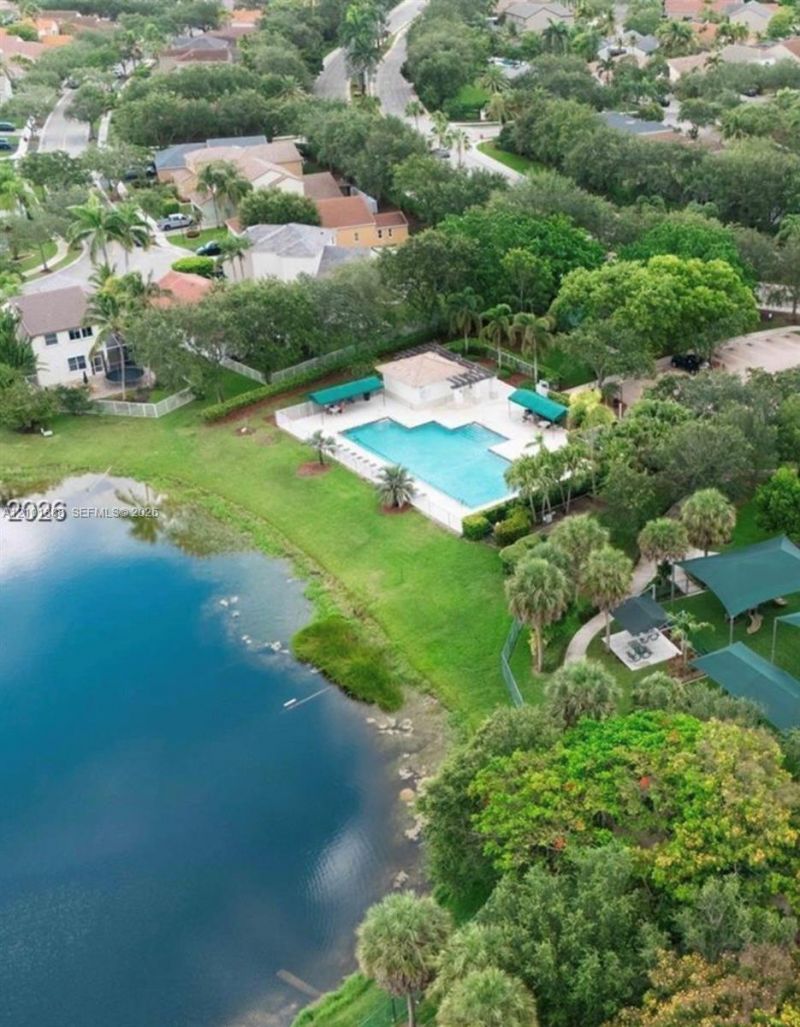 932 Falling Water Rd, Weston, FL 33326 Photo