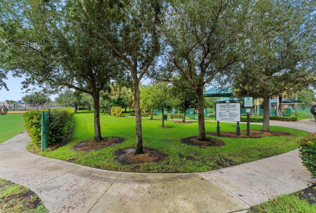 932 Falling Water Rd, Weston, FL 33326 Photo