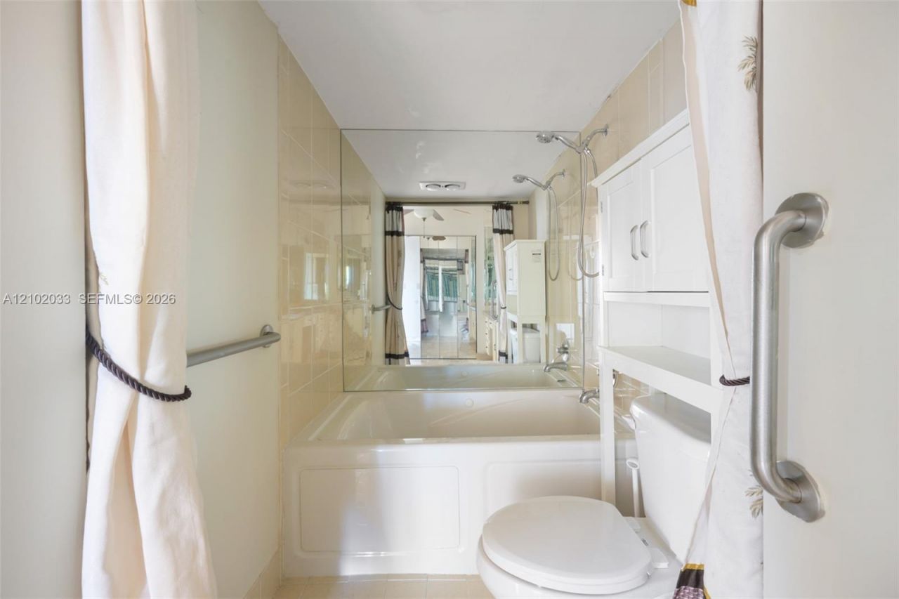 20505 E Country Club Dr , Unit 1434, Aventura, FL 33180 Photo