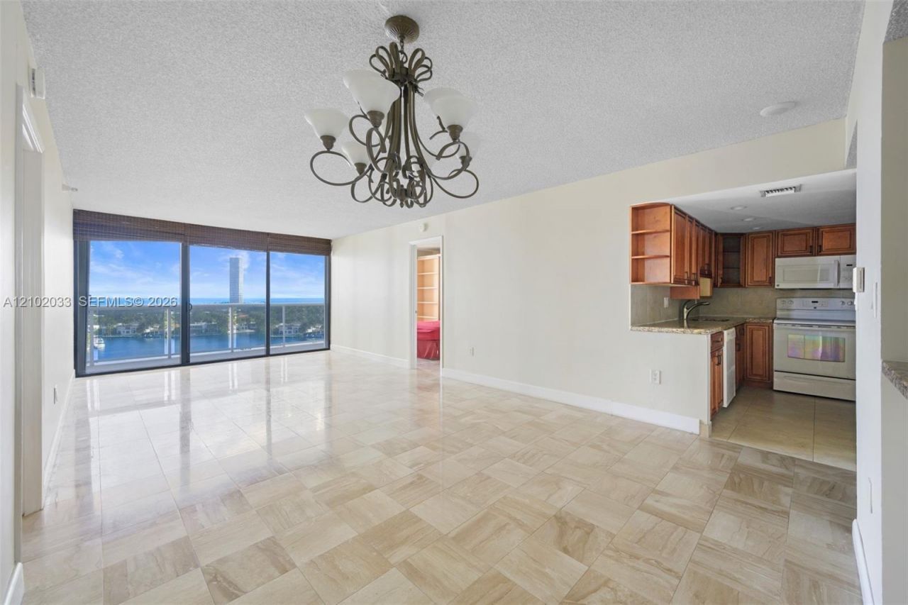 20505 E Country Club Dr , Unit 1434, Aventura, FL 33180 Photo