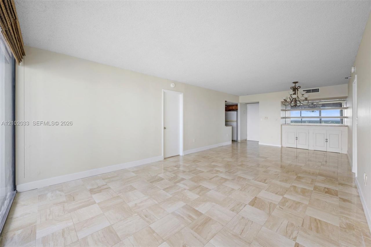 20505 E Country Club Dr , Unit 1434, Aventura, FL 33180 Photo