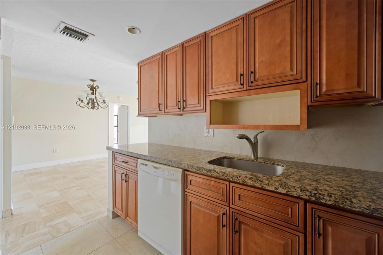 20505 E Country Club Dr , Unit 1434, Aventura, FL 33180 Photo