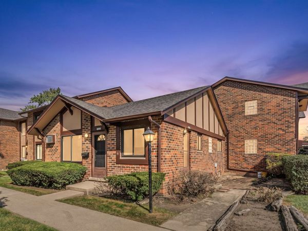 1S175 Winthrop Lane, Villa Park, IL 60181