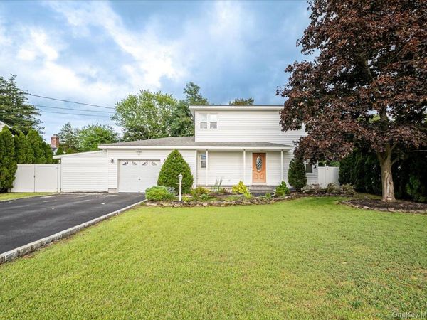457 Washington Avenue , Patchogue, NY 11772