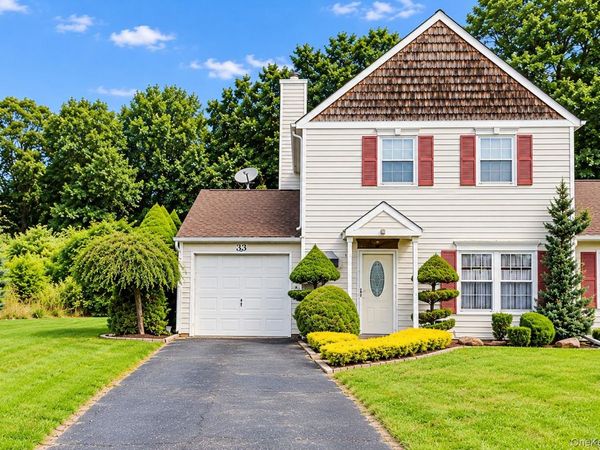 14 Badger Trail , Coram, NY 11727