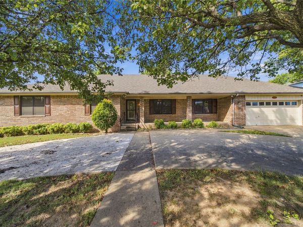 604 CHAPMAN Avenue , Tahlequah, OK 74464