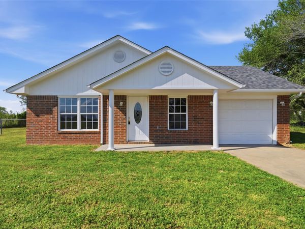 511 W Cemetery Road , Oktaha, OK 74450