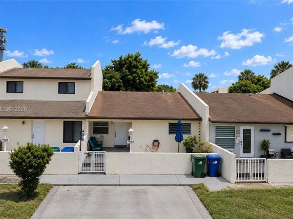 19582 NW 55th Cir Pl , Miami Gardens, FL 33055