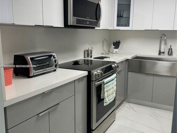 2101 S Ocean Dr , Unit 405, Hollywood, FL 33019