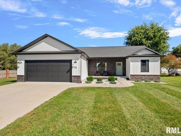516 BAYBERRY Lane, Athens, IL 62613