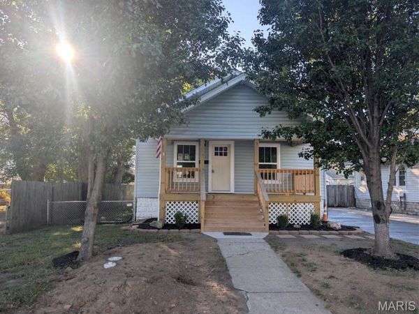516 Leslie Avenue , Wood River, IL 62095