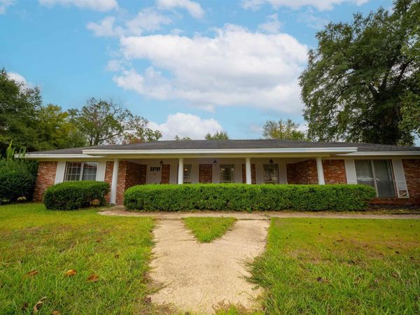 307 W 4th Street, Fordyce, AR 71742