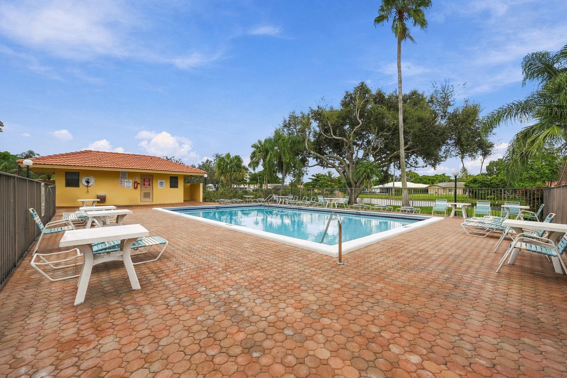 11477 NW 39th Court, Unit 201-1, Coral Springs, FL 33065 Photo