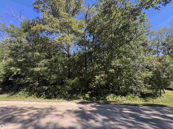 3215 & 6001 E Lakeshore & Waukonda, Brooklyn, IA 52211