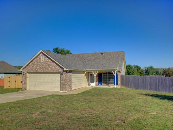 9227 Freedom Avenue , Sapulpa, OK 74066