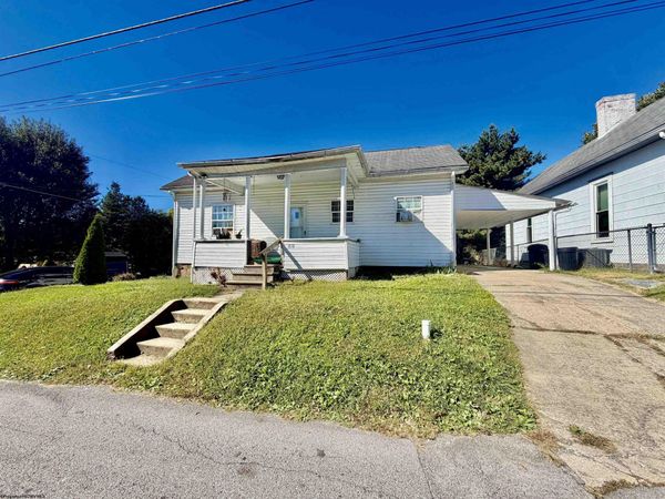 611 Saxman Drive, Barrackville, WV 26559