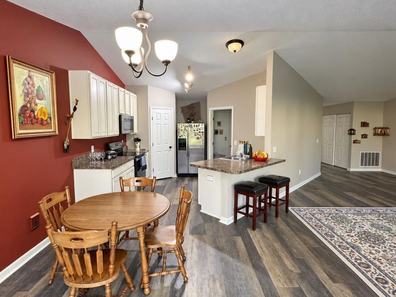 5316 Valley View Drive, Hamilton Township, OH 45152 Photo 4