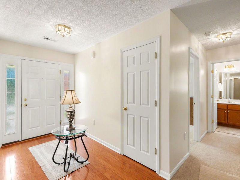 225 Compass Court, New Richmond, OH 45157 Photo 3