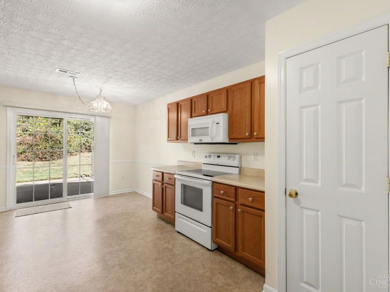 225 Compass Court, New Richmond, OH 45157 Photo 8