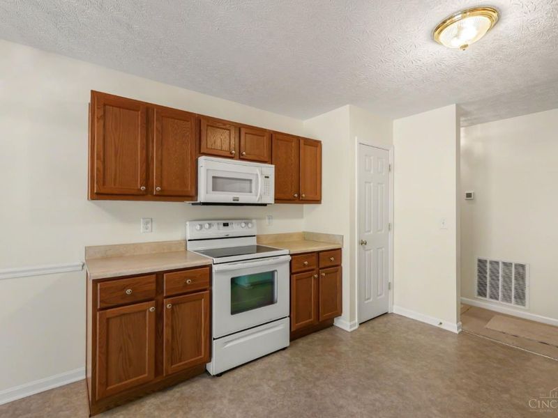 225 Compass Court, New Richmond, OH 45157 Photo 9