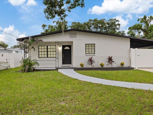 9410 N VALLE DRIVE , TAMPA, FL 33612