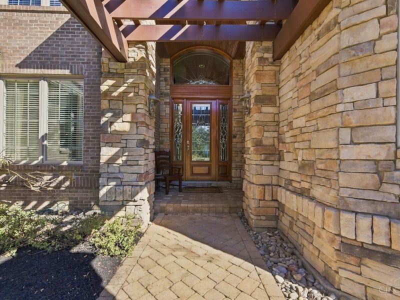 7096 Hollywood Drive, West Chester, OH 45069 Photo 3