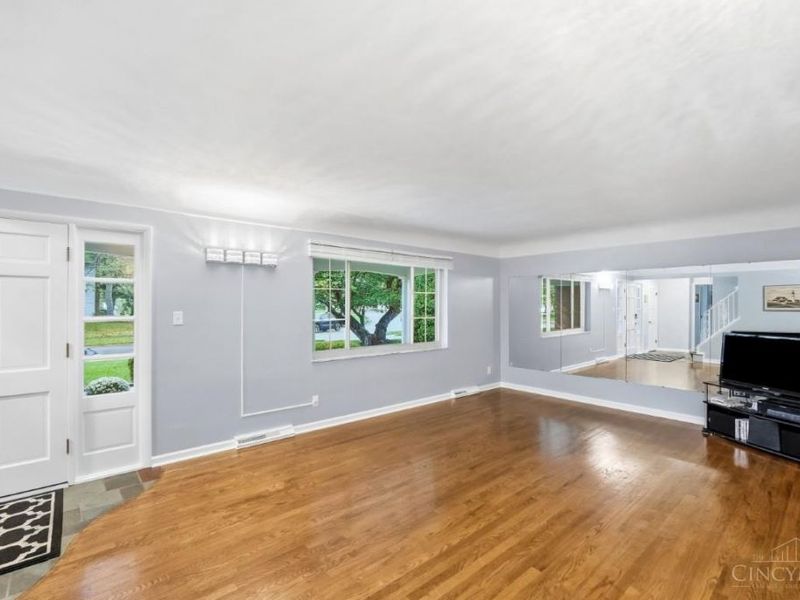 9596 Leebrook Drive, Springfield Township, OH 45231 Photo 11