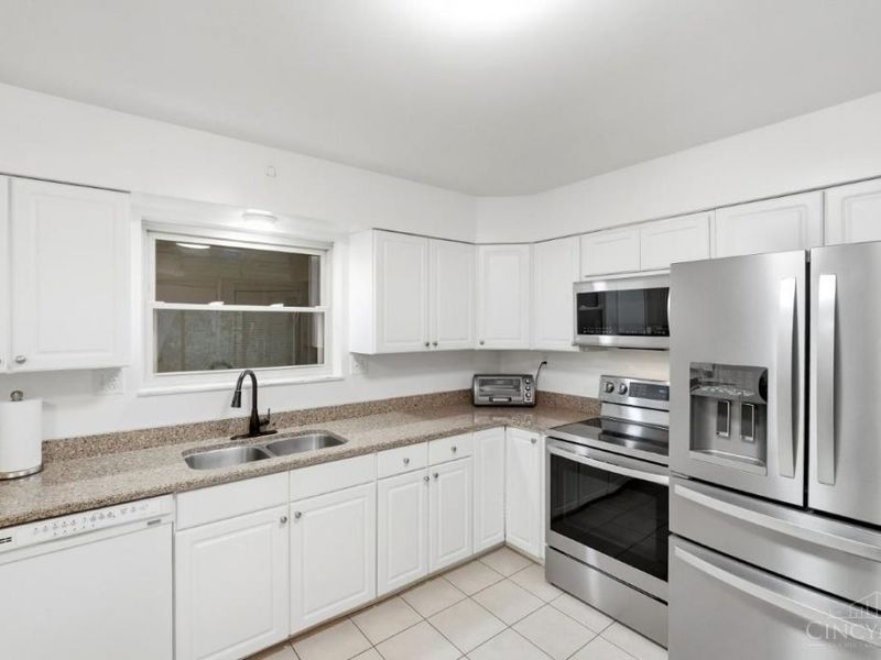 9596 Leebrook Drive, Springfield Township, OH 45231 Photo 18
