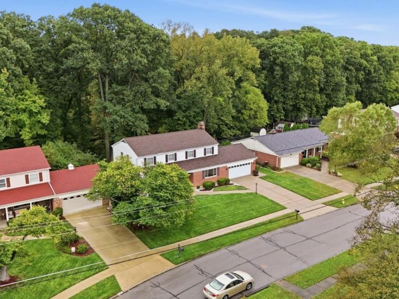 9596 Leebrook Drive, Springfield Township, OH 45231 Photo 4
