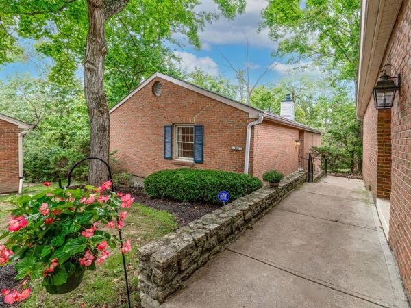 1001 Shakertown Court, Montgomery, OH 45242