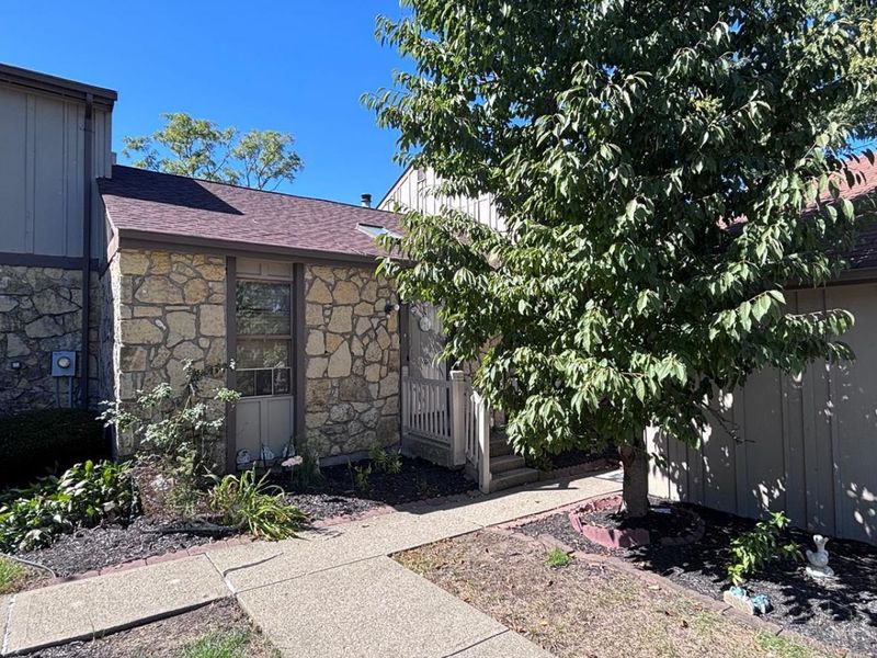 5289 Pros Drive, West Chester, OH 45069 Photo 2
