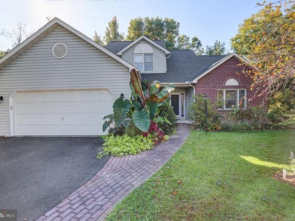 5814 BARNSLEY DRIVE, HARRISBURG, PA 17111