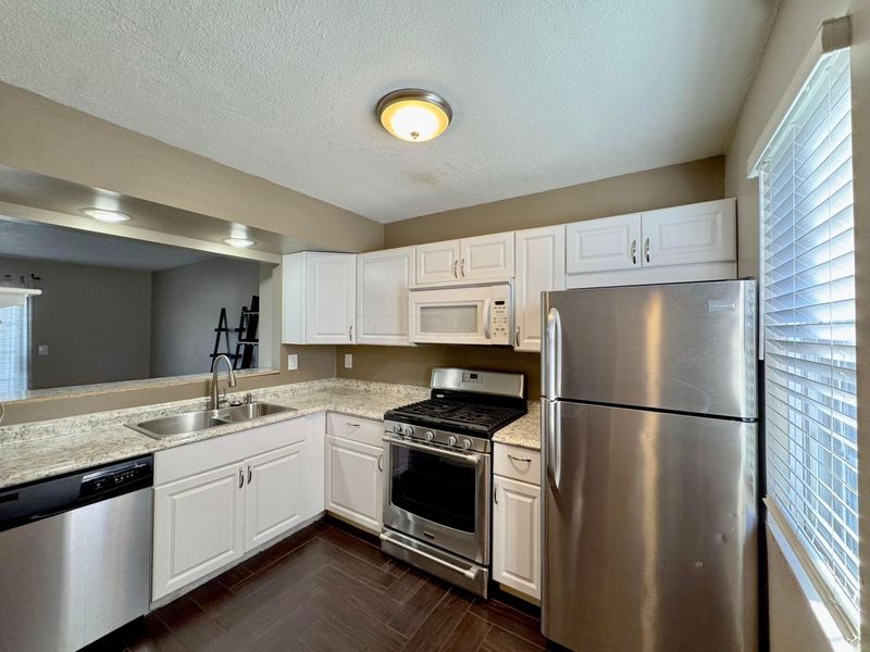 1768 Ridgebury Drive , Unit 135A, Hilliard, OH 43026 Photo 5