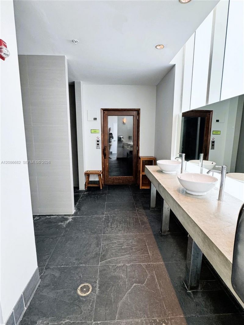 133 NE 2nd Ave , Unit 2509, Miami, FL 33132 Photo