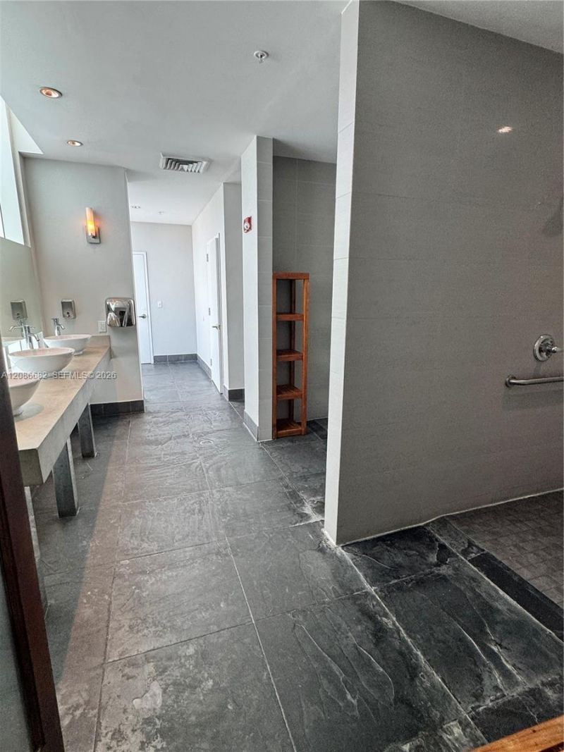 133 NE 2nd Ave , Unit 2509, Miami, FL 33132 Photo