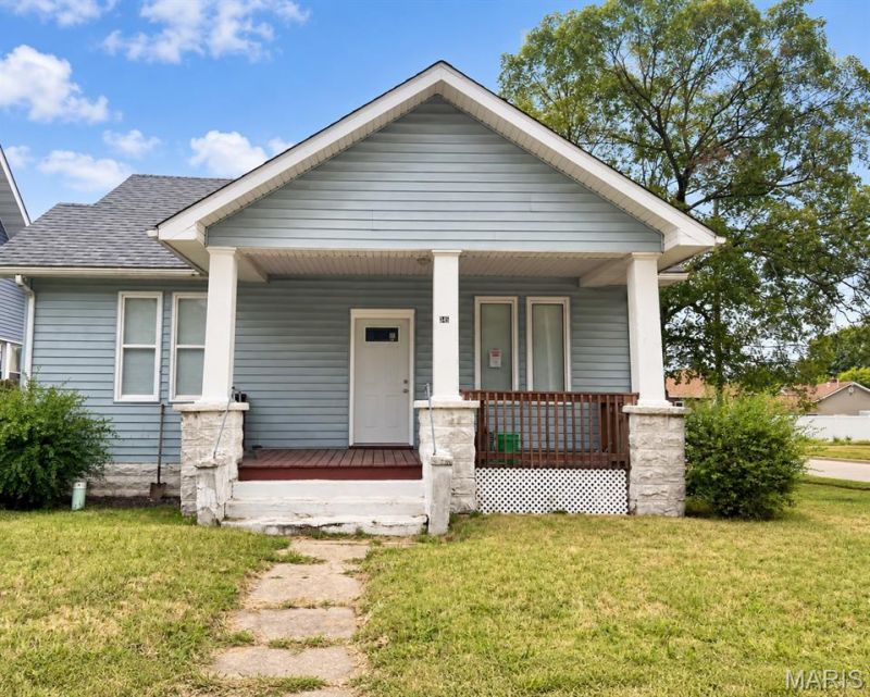 645 Madison Avenue, Wood River, IL 62095 Main Photo