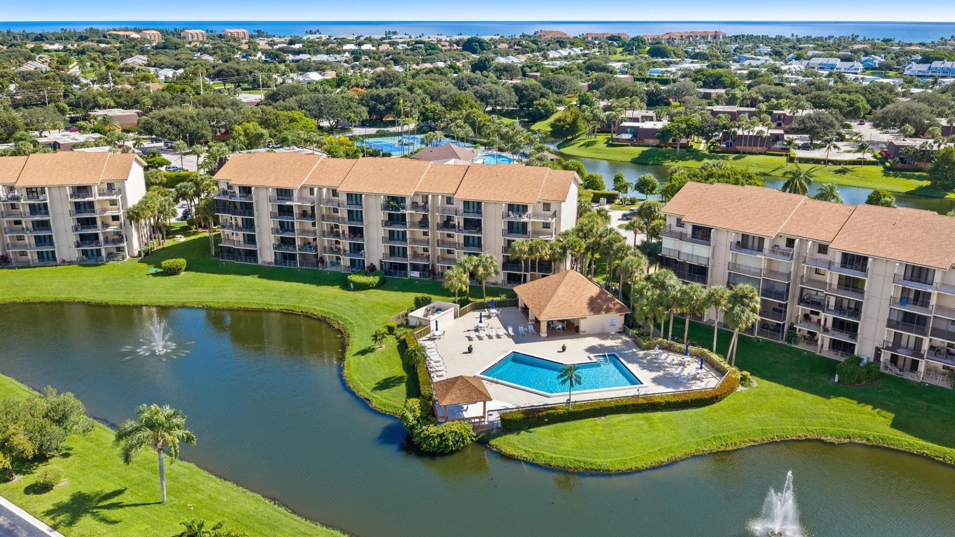 601 Seafarer Circle, Unit 201, Jupiter, FL 33477 Photo