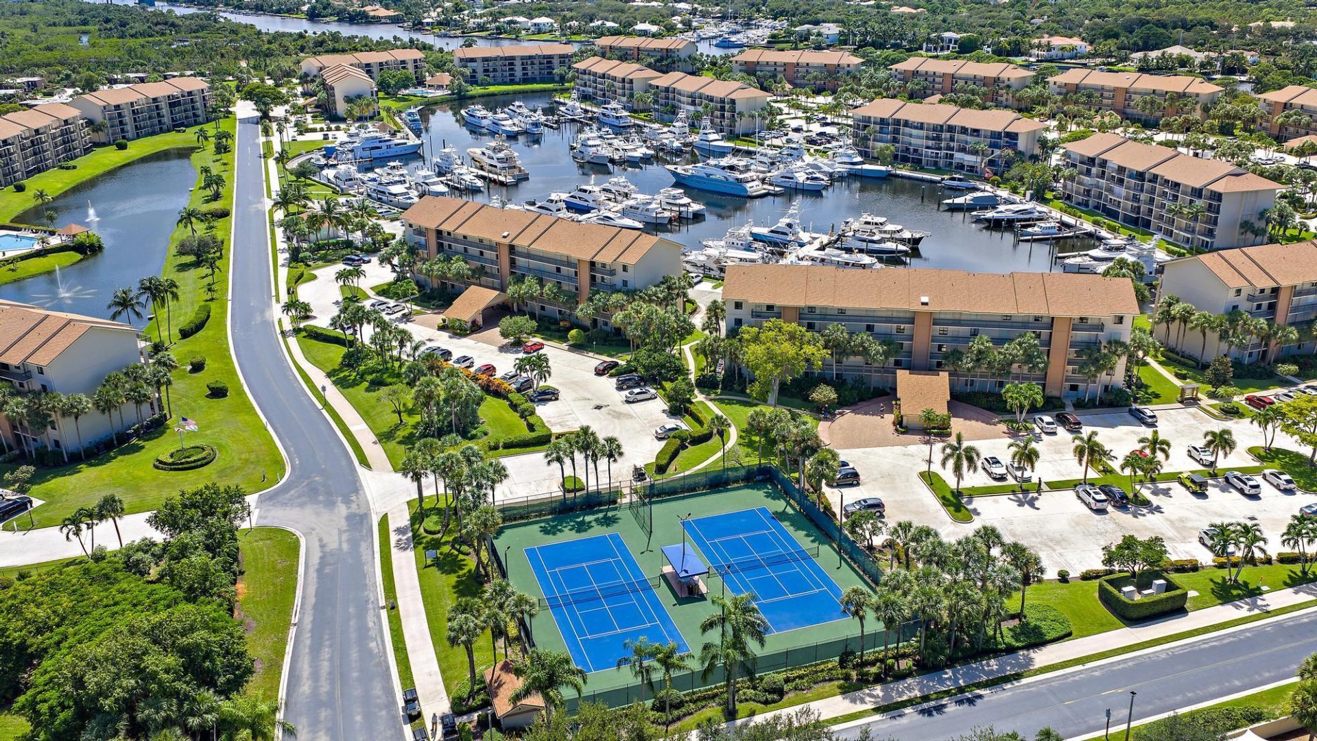 601 Seafarer Circle, Unit 201, Jupiter, FL 33477 Photo
