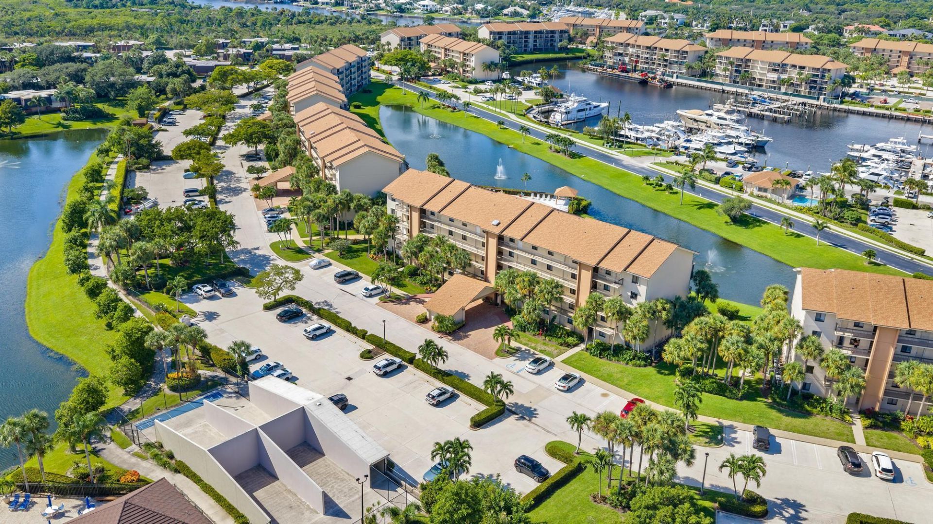 601 Seafarer Circle, Unit 201, Jupiter, FL 33477 Photo