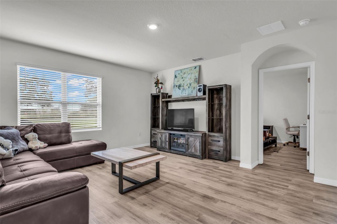 988 Cambridge Drive, Winter Haven, FL 33881 Photo