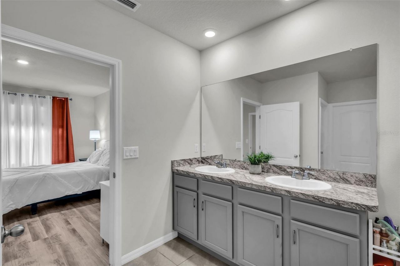 988 Cambridge Drive, Winter Haven, FL 33881 Photo