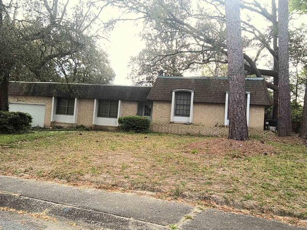 9670 Coachman Ct, Pensacola, FL 32514