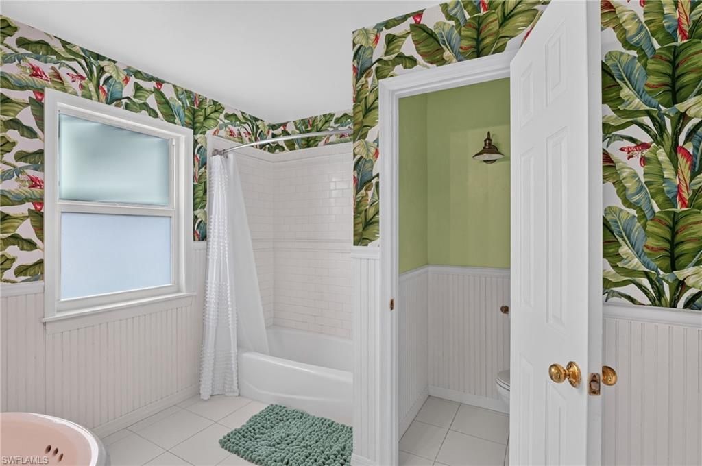 20520 Pine Tree Ln, Estero, FL 33928 Photo