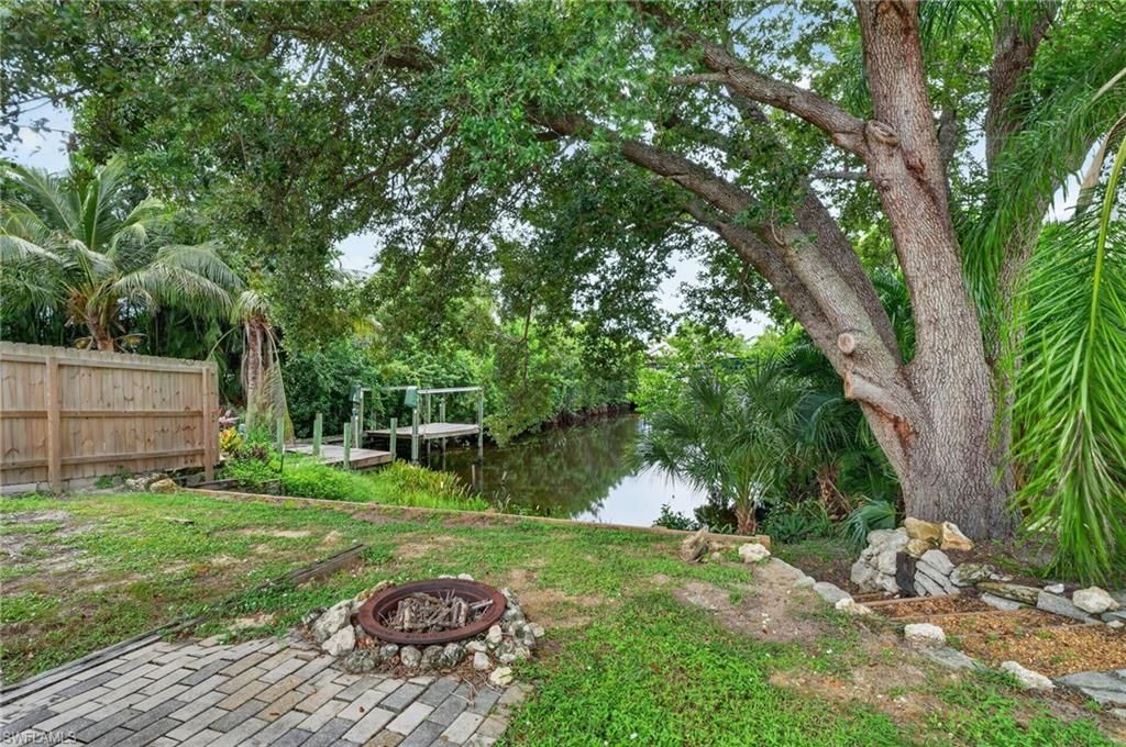20520 Pine Tree Ln, Estero, FL 33928 Photo