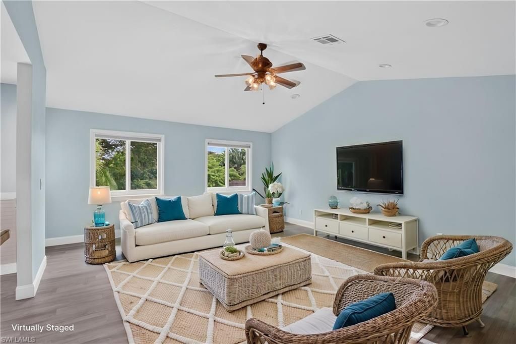 20520 Pine Tree Ln, Estero, FL 33928 Photo