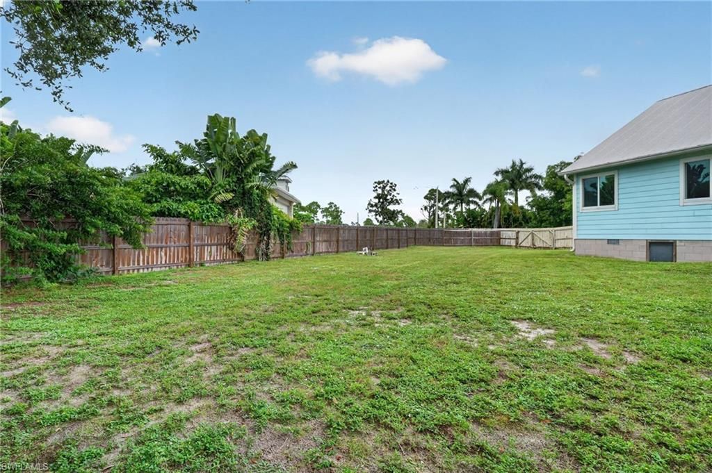 20520 Pine Tree Ln, Estero, FL 33928 Photo