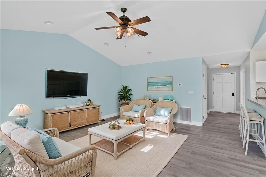 20520 Pine Tree Ln, Estero, FL 33928 Photo