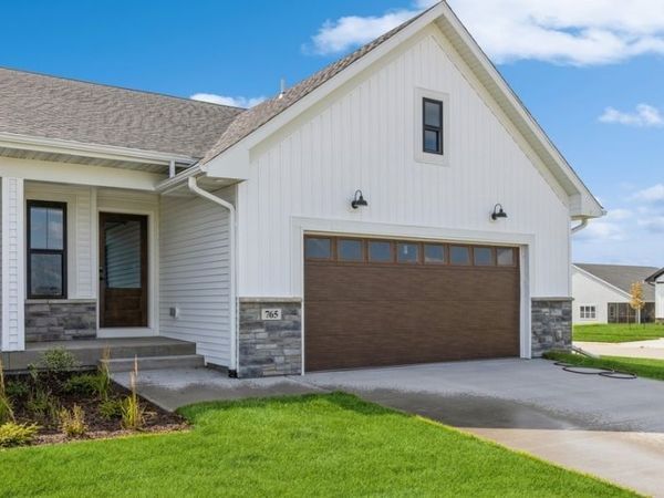 415 Solstice Court , North Liberty, IA 52317