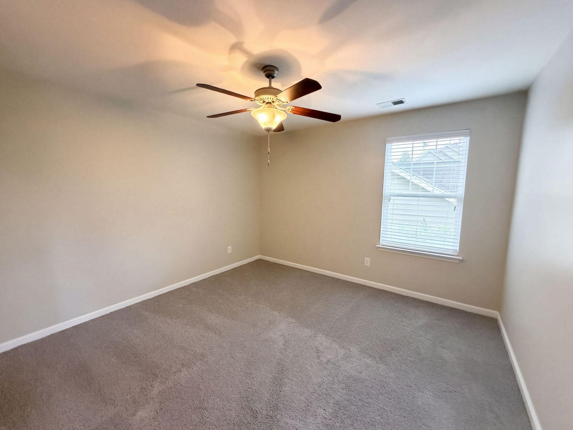301 Freeland Way Photo 12