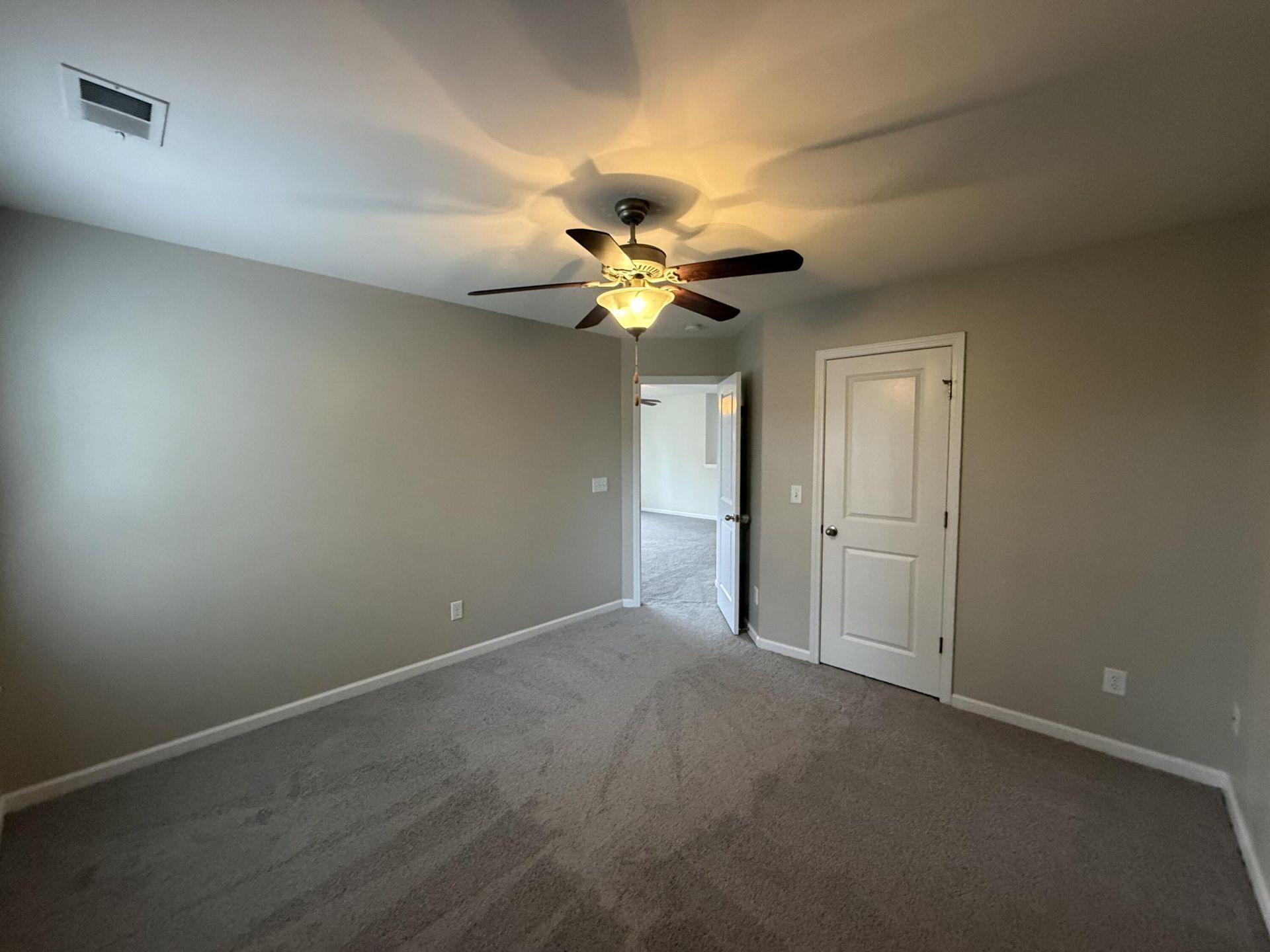 301 Freeland Way Photo 13